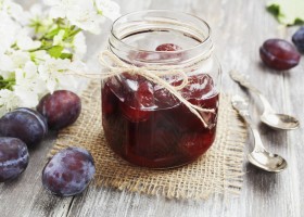Prunes au sirop maison