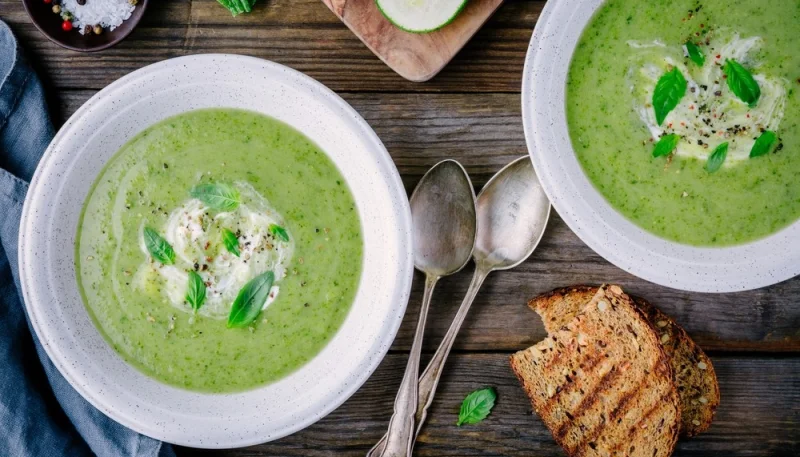 Crème de courgettes au basilic