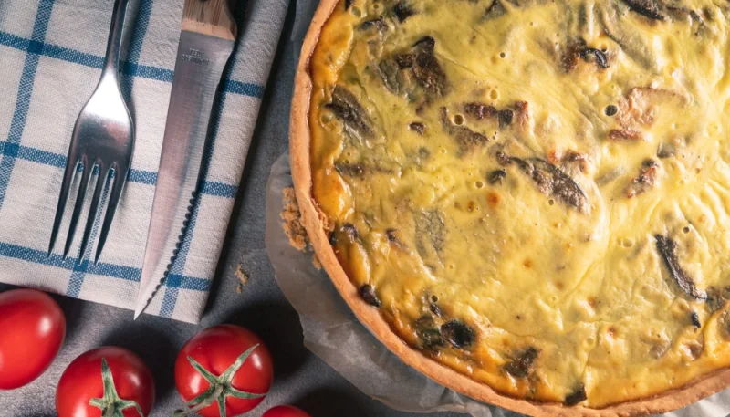 Quiche sans pâte aux champignons
