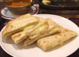 Cheese naan