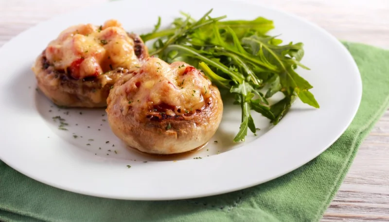 Champignons farcis au four