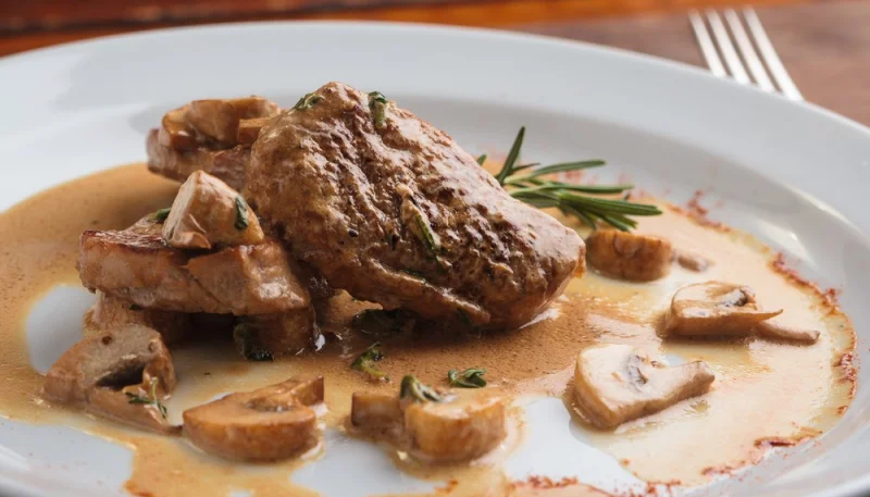 Filet mignon sauce champignons