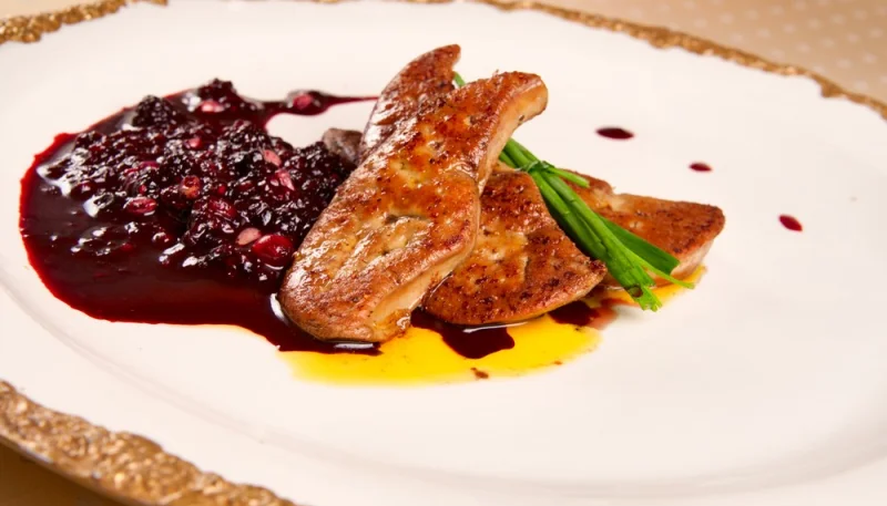 Foie gras chaud à la griotte