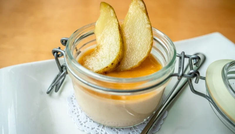 Panna cotta aux poires et gingembre