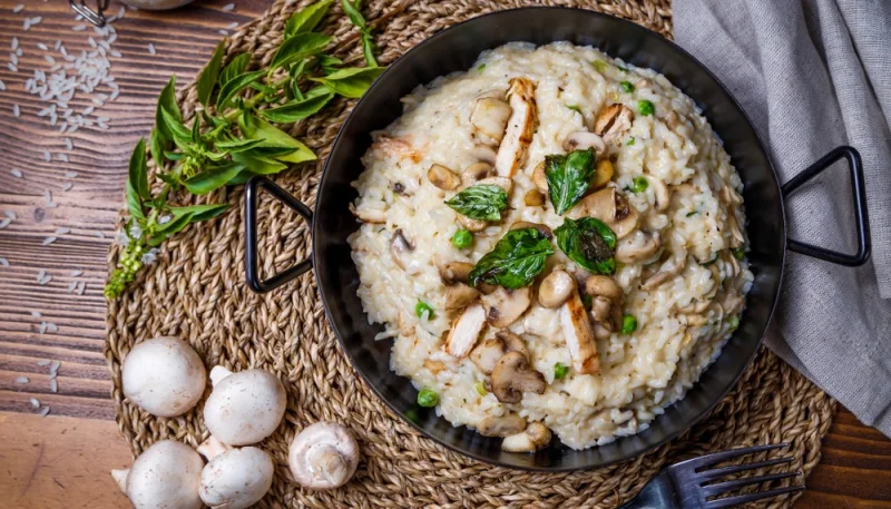 Risotto au poulet et champignons