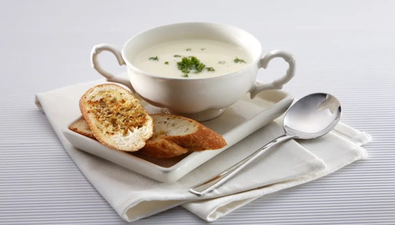 Soupe détox à l'ail et au fenouil