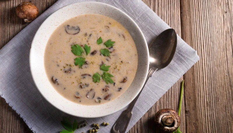 Soupe de champignons de Paris