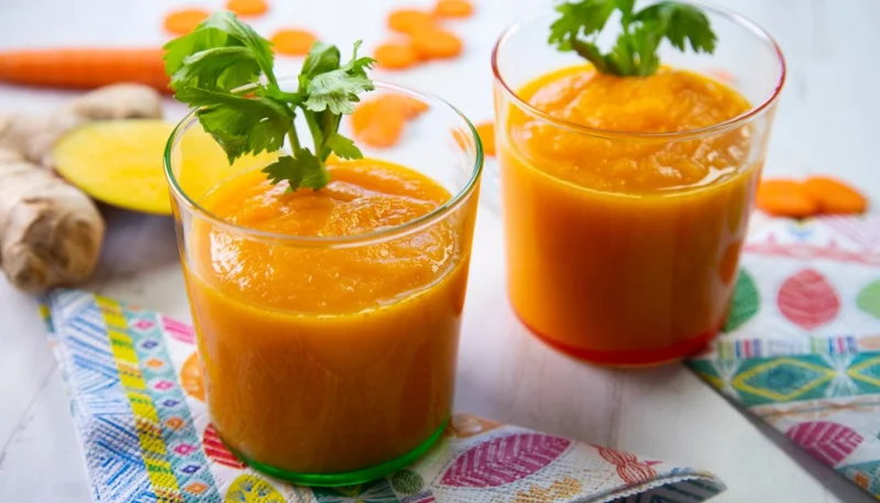 Verrines de velouté de butternut au foie gras