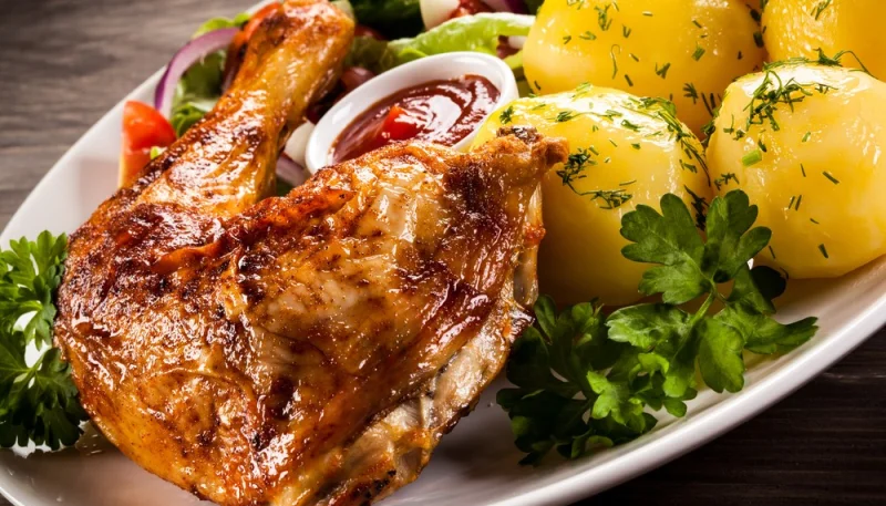 Cuisses de poulet et pommes de terre à la cocotte