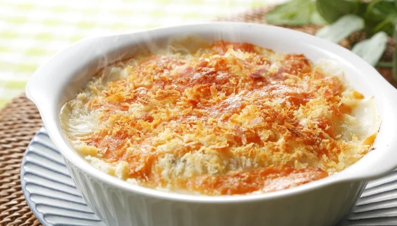 Escalopes de poulet et pommes de terre au four