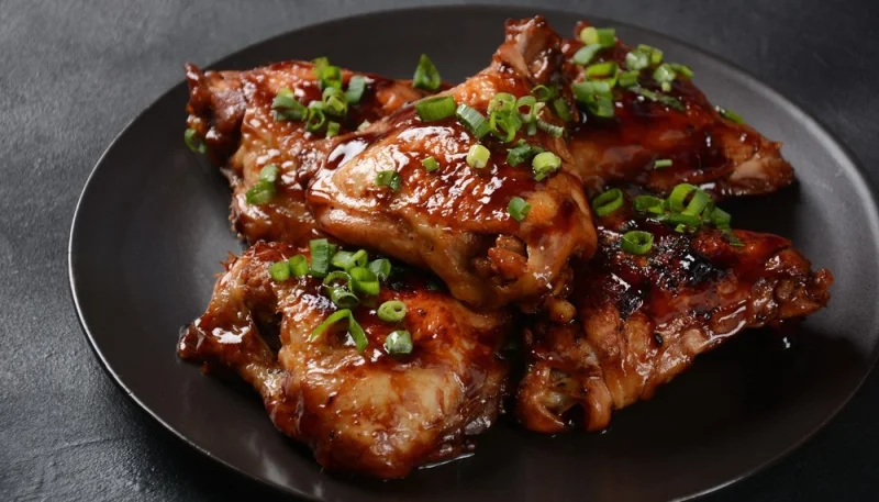 Poulet au caramel et sauce soja relevée au gingembre