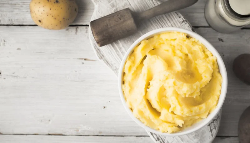 Purée de pommes de terre aux œufs