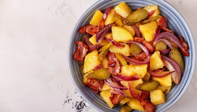 Salade de pommes de terre et lardons