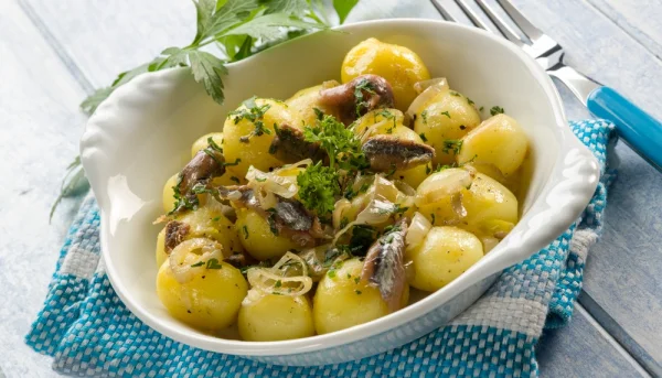 Salade de pommes de terre aux anchois