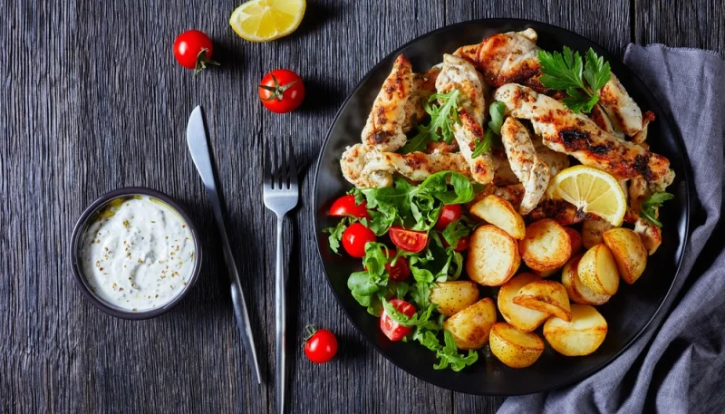 Aiguillettes de poulet et pommes de terre au four