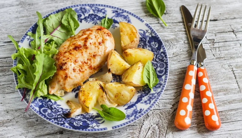 Blancs de poulet et pommes de terre au four