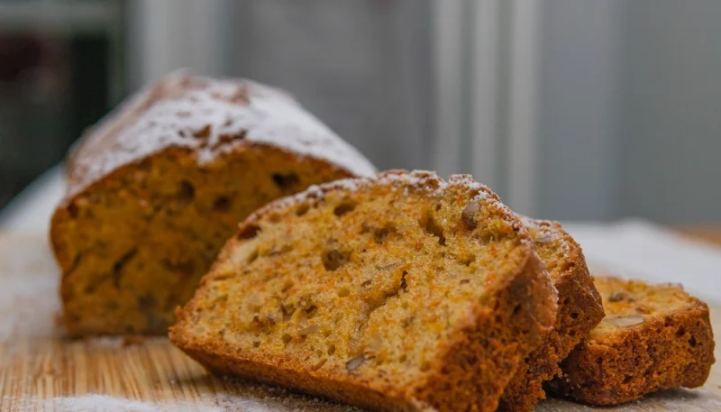 Cake aux fanes de carottes