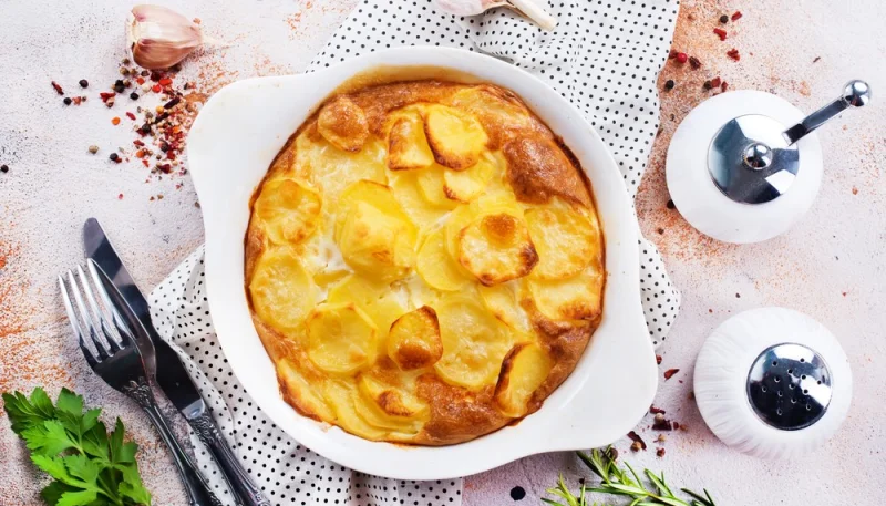 Gratin de pommes de terre au jambon blanc et aux œufs