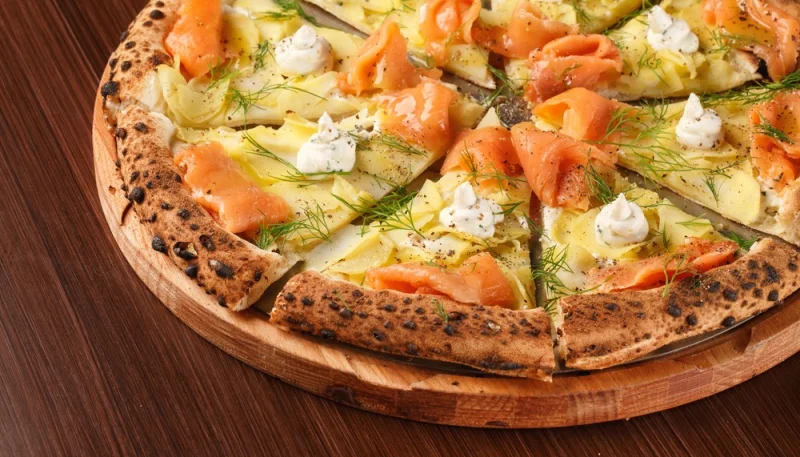 Pizza au saumon et pommes de terre