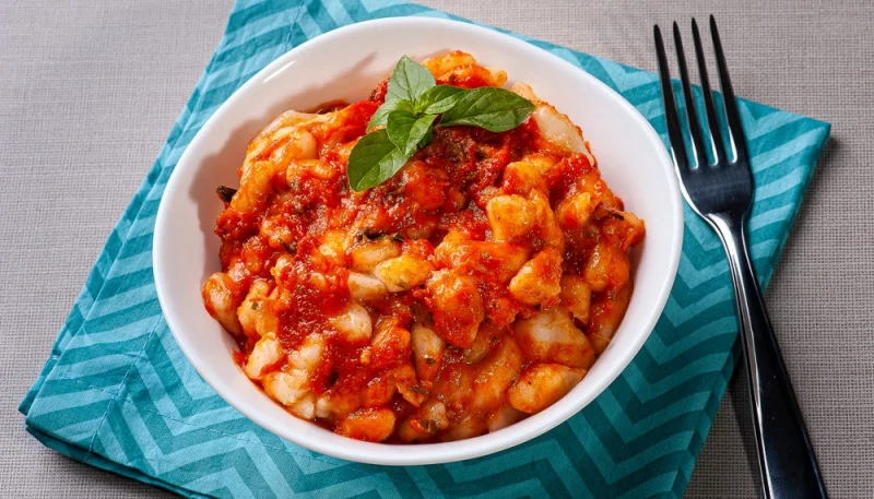 Poêlée de pommes de terre à la sauce tomate