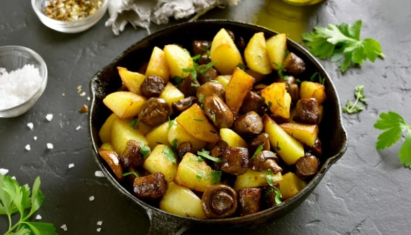 Poêlée de pommes de terre et champignons