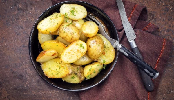 Pommes de terre à la cocotte en fonte