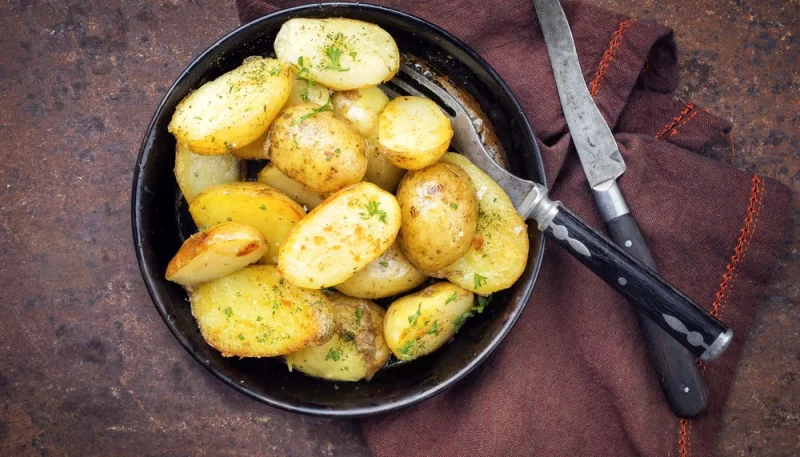 Pommes de terre à la cocotte en fonte