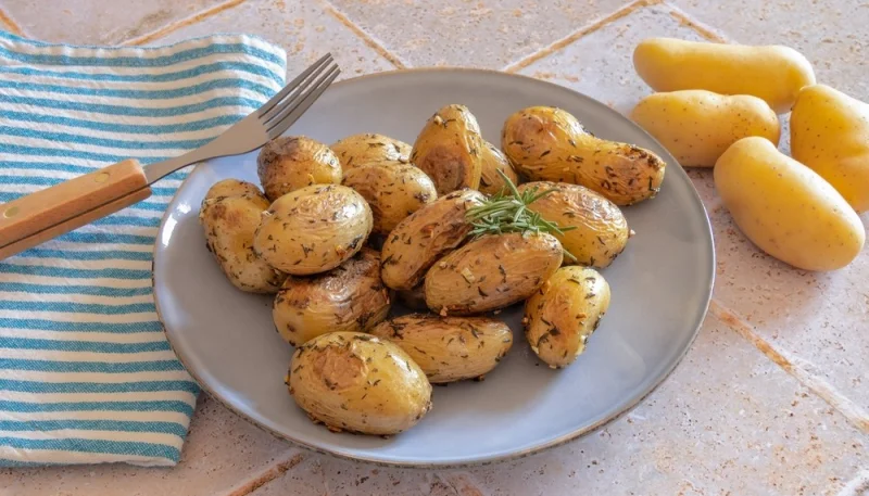 Pommes de terre grenailles confites