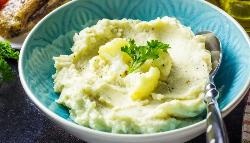 Purée de chou-fleur et pommes de terre