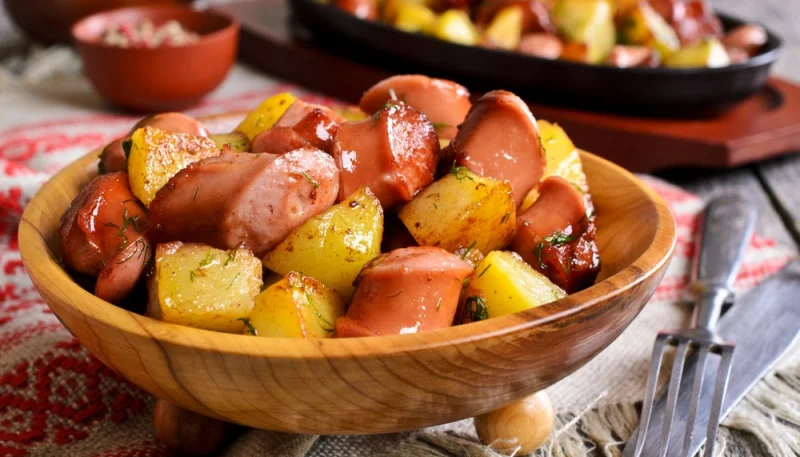 Saucisses de Montbéliard aux pommes de terre