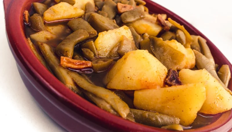 Tajine aux haricots verts et pommes de terre