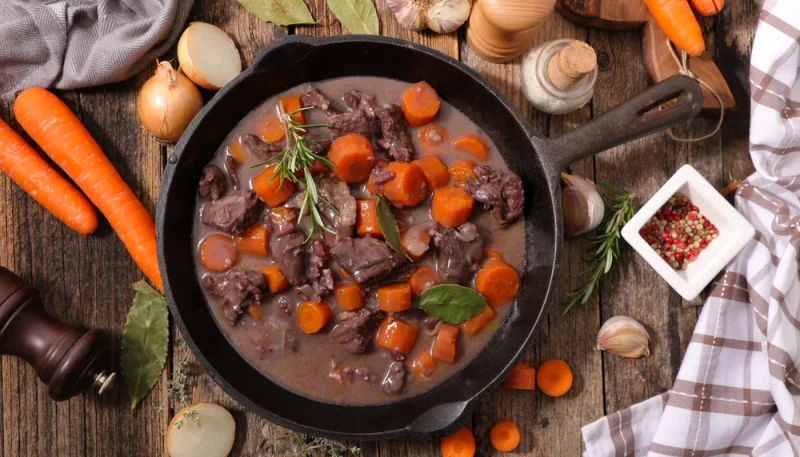 Bœuf bourguignon aux carottes au vin rouge