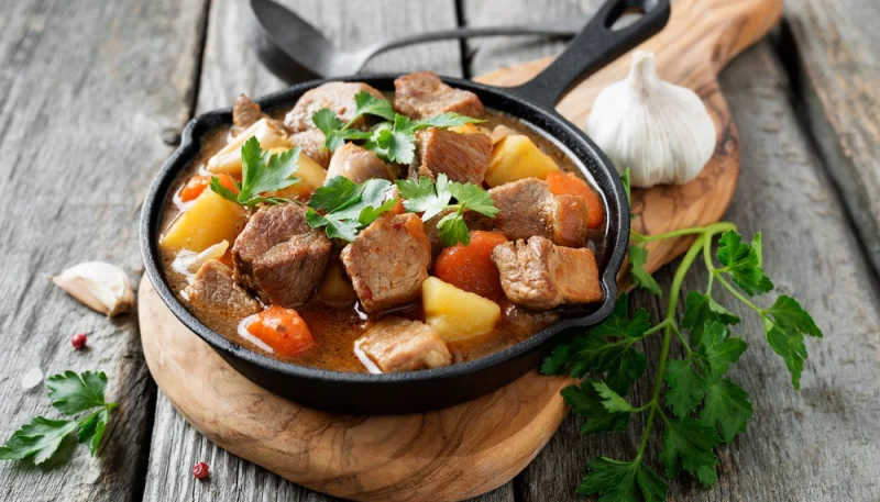 Filet mignon aux carottes et pommes de terre