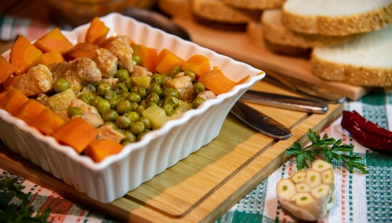 Filet mignon aux petits pois et carottes