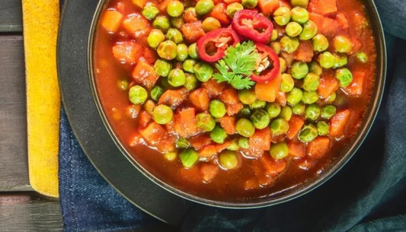 Petits pois et carottes en sauce