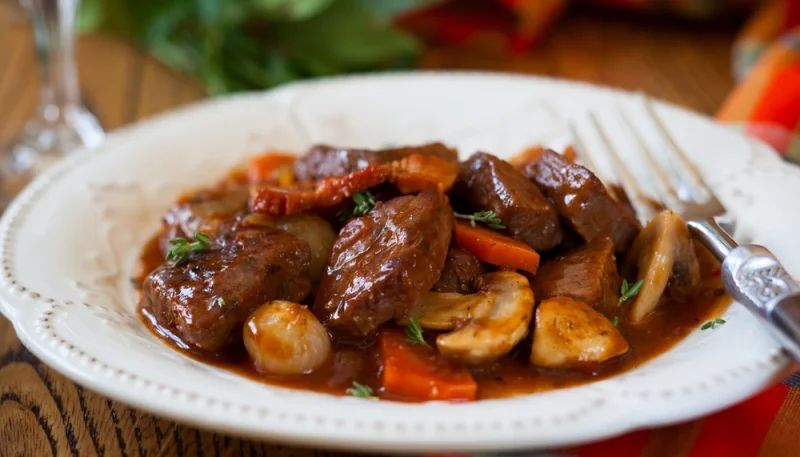 Sauté de veau aux champignons et carottes