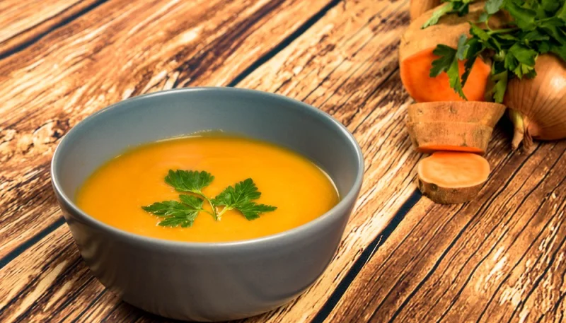 Soupe de patates douces, carottes et pommes de terre