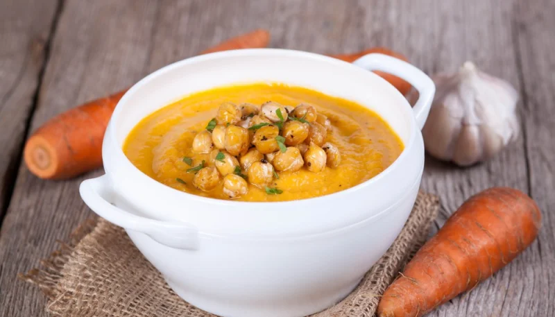 Soupe de pois chiches et carottes
