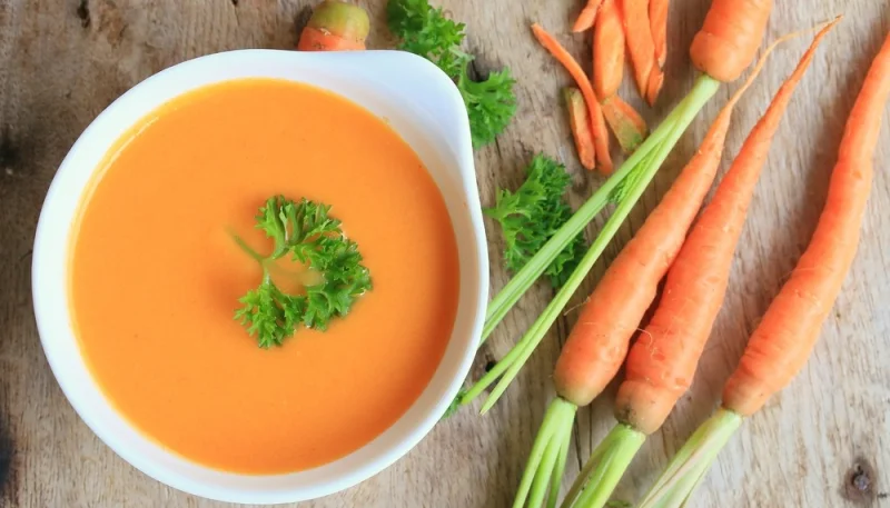 Soupe de pommes de terre, brocolis et carottes