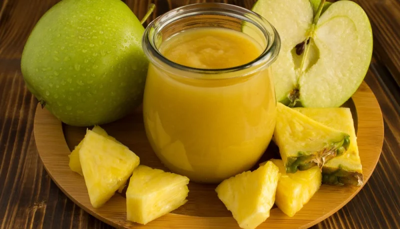 Compote de fruits pour bébé