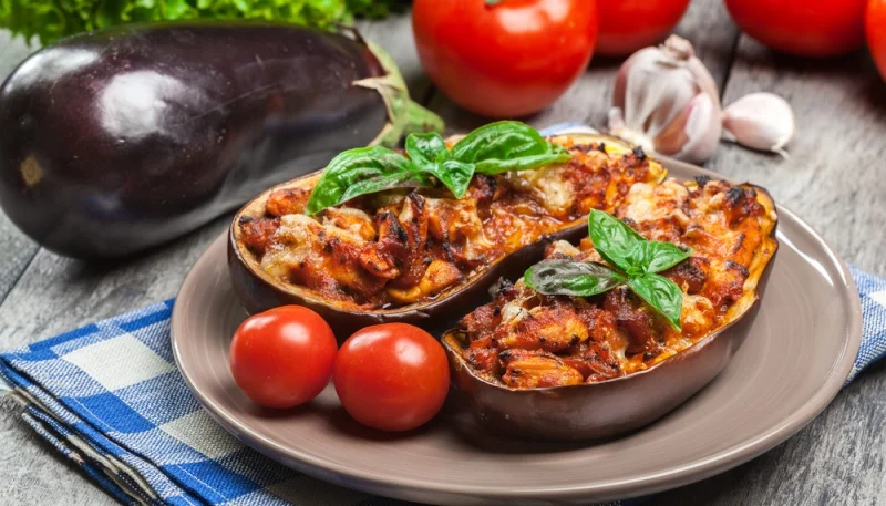 Aubergines farcies au four