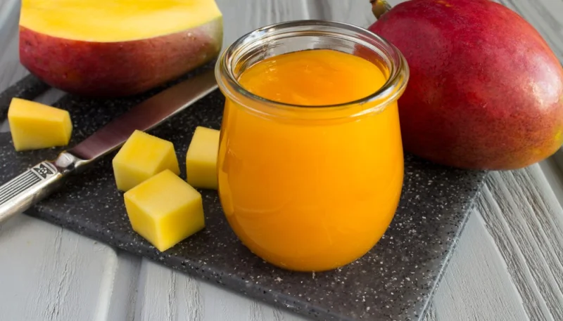 Compote aux fruits exotiques pour bébé