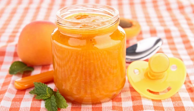 Compote d'abricot pour bébé