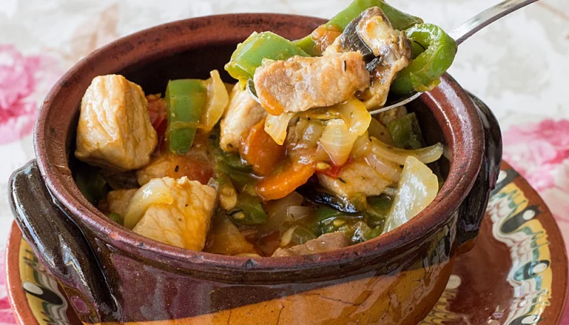 Kavarma, mijoté de poulet aux légumes