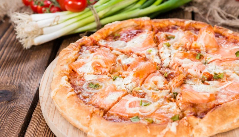 Pizza au saumon fumé