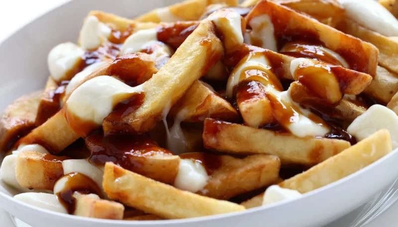 Poutine québécoise
