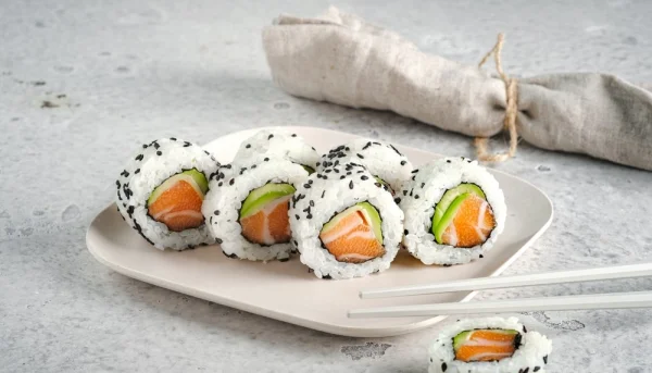 Sushi uramaki