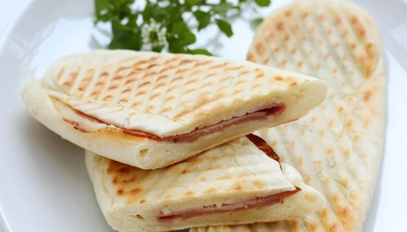 Panini jambon fromage