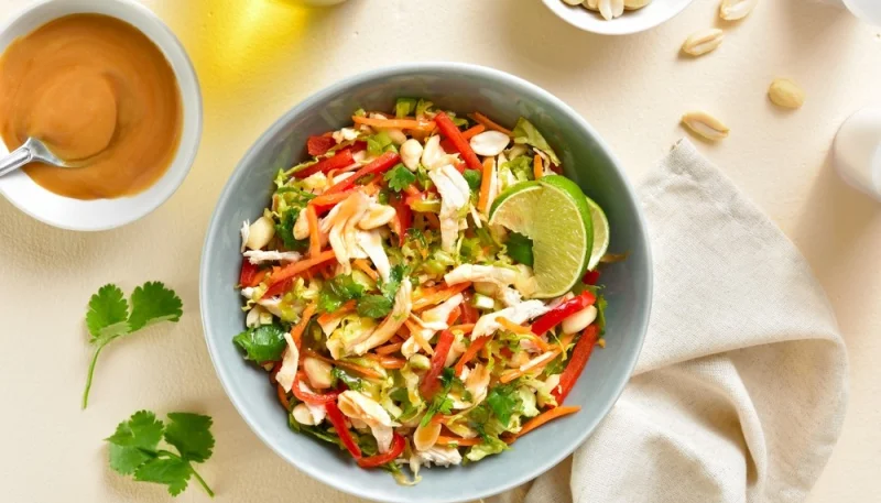 Salade thaï au poulet