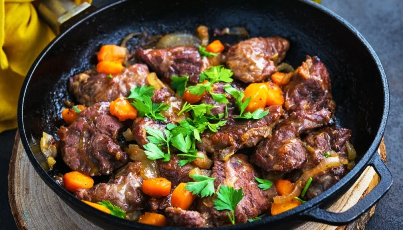 Joue de porc à la bière